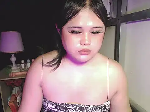 lovemaecock live cam on StripChat