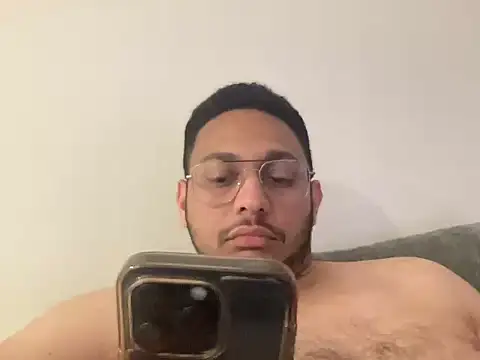 jdawgbigbull16 live cam on StripChat