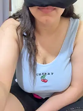 SexyaDiva live cam on StripChat