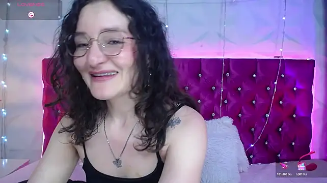 Samantha-lovve live cam on StripChat