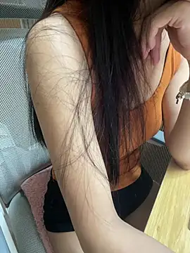 Mina048 live cam on StripChat