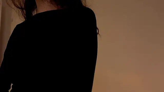 Ariadna_Shy live cam on StripChat