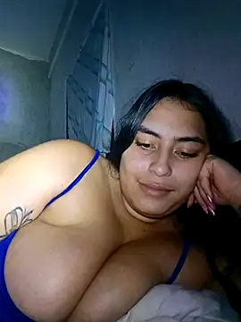 xandra252 live cam on StripChat