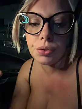 EvaWelly live cam on StripChat