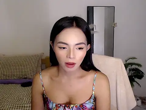 miya_khali live cam on StripChat