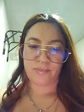 samm_curvy live cam on StripChat