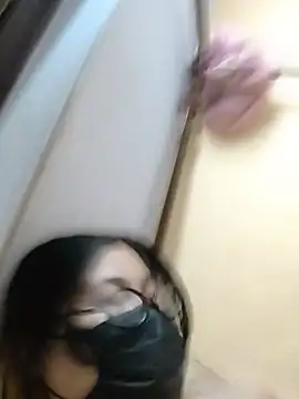 mini27mimi live cam on StripChat