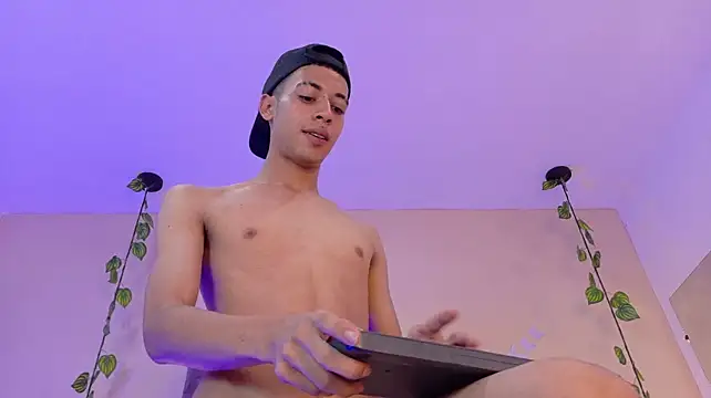 Liam__Mercury live cam on StripChat