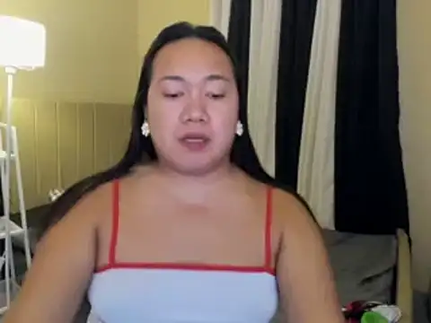 Cassiefoxx live cam on StripChat