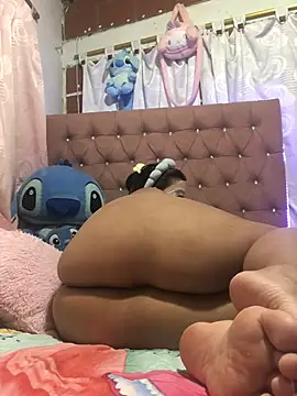 Rachellcooperrr live cam on StripChat