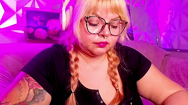 Satyn_doll