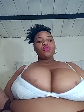 Breisy_bigboobs