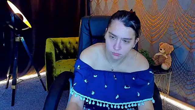 Livia_Shy