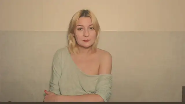 Bonnie_kisses