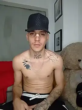 MaxHornyLatin