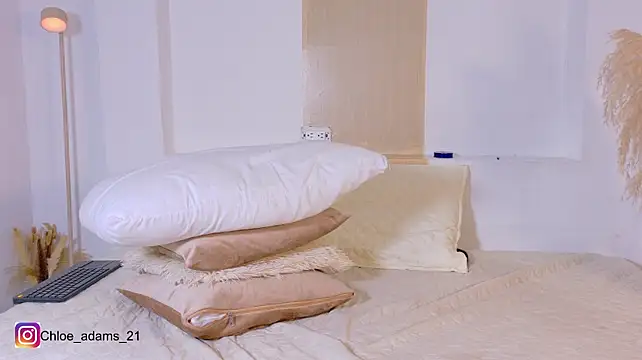 Chloe_adams_1