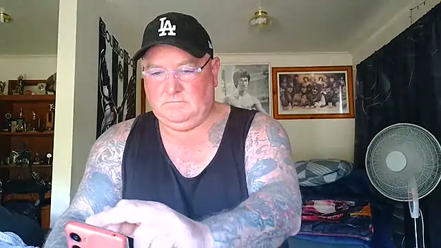 KINKYBLUEYES69
