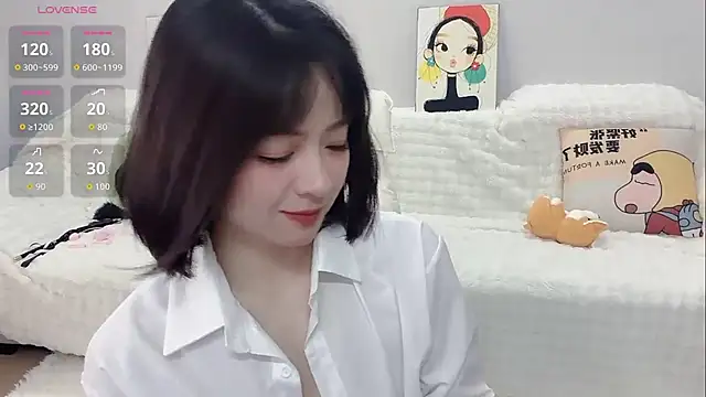 Lucy-8 live sex cam