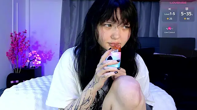 Lein_Bone live cam on StripChat