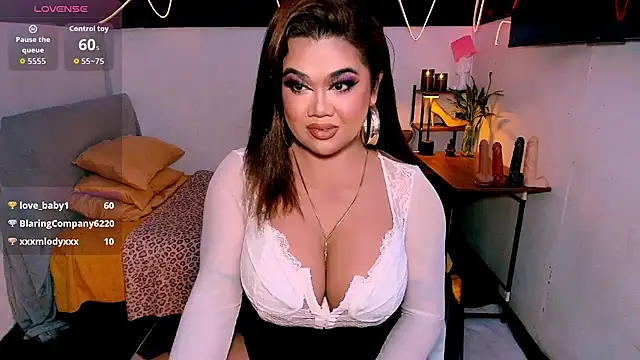 Model: asiankatyhuge