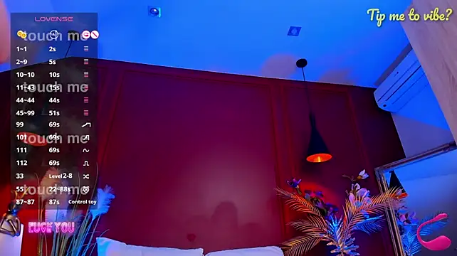 Mayzzie live cam on StripChat