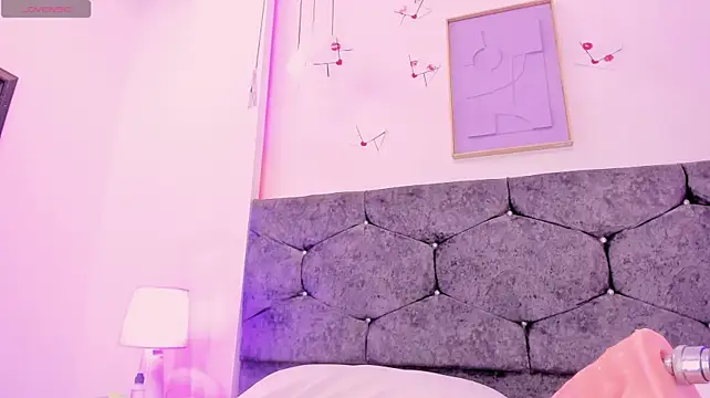Meghan_candy
