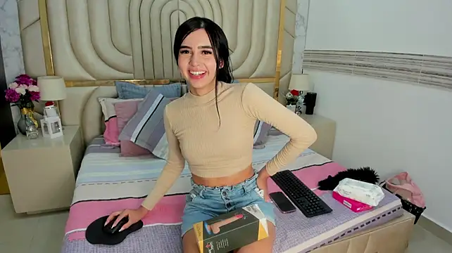 NahomiDeluxe