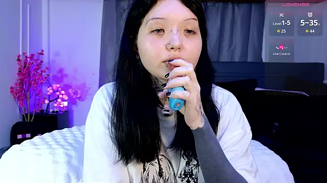 Lein_Bone live cam on StripChat