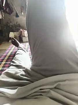 Chanderi19 live cam on StripChat