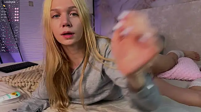 SerenaCrystall live sex cam