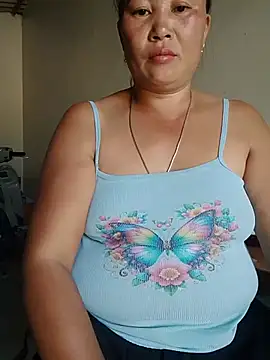 NyloveSquirt