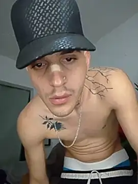 MaxHornyLatin