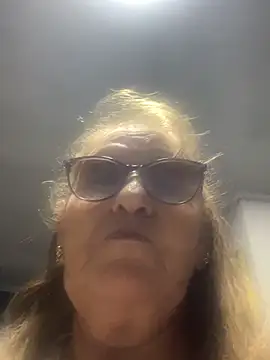 DulceDiaz live cam preview