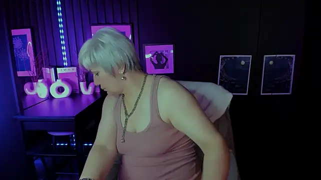 CarmenSoft live cam on StripChat