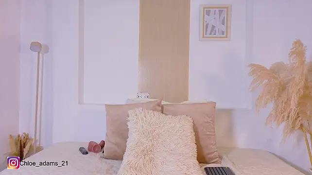 Chloe_adams_1