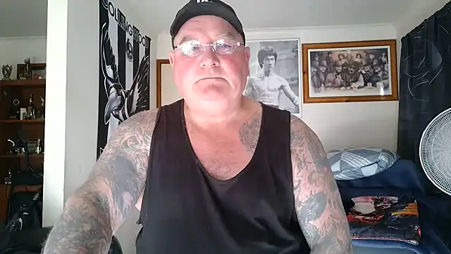 KINKYBLUEYES69