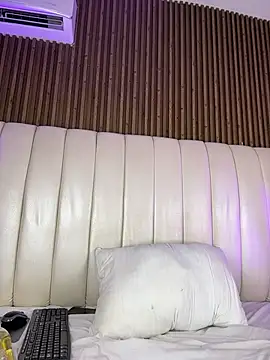 SandraMilerr Live Webcam on Stripchat