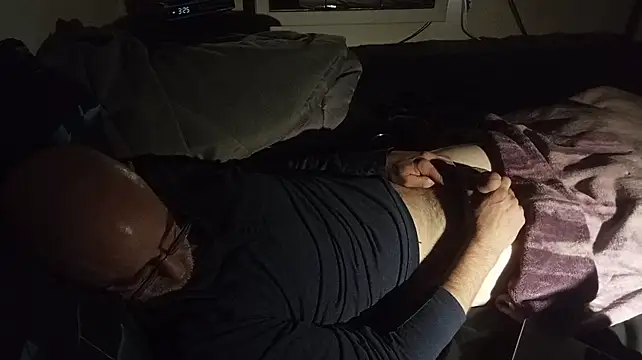 Kitrider Live Webcam on Stripchat