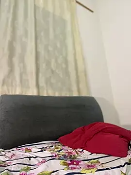 Nicole_cute1 live cam on StripChat