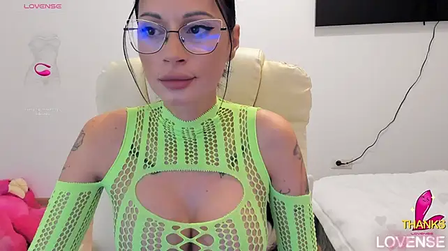 kissnicol32