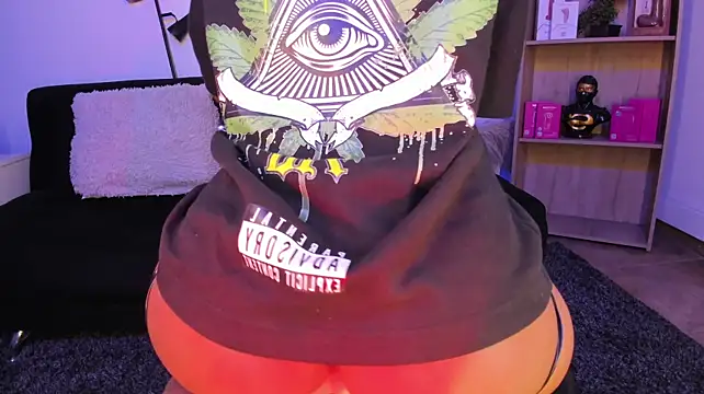 Tylla__