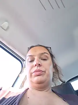 GoldCurves live cam on StripChat