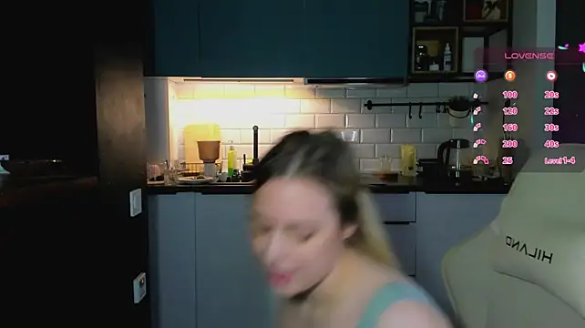 blonde_kellyy
