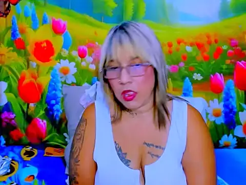 indianroxy webcam