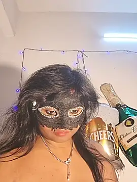 DIRTYSECRET_QUEEN_07