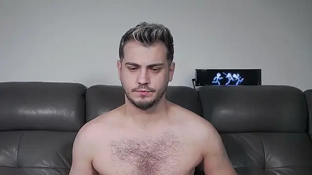 CrazyDom1 live cam on StripChat