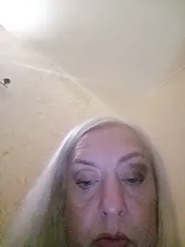Julia20X live cam on StripChat