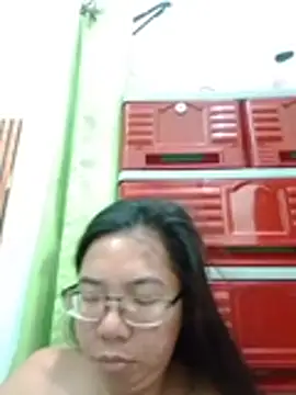Horny_gelyn live cam on StripChat