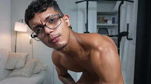 Paradise_boy__ live cam on StripChat