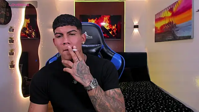 Damian_latinxxx live cam on StripChat
